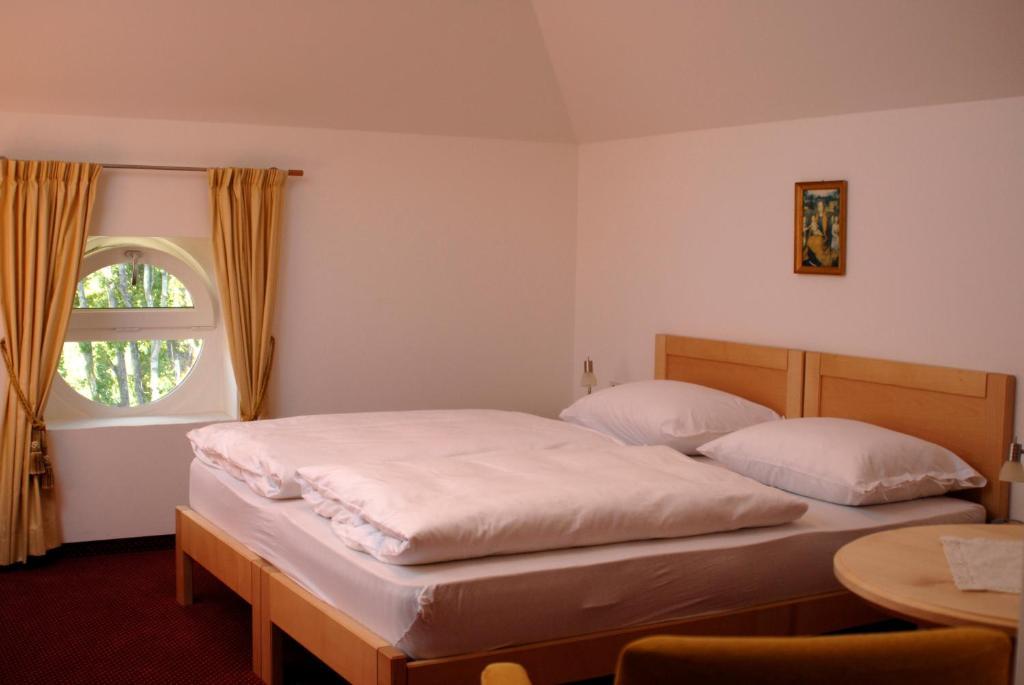 Hotel Dolomiten Collalbo Room photo