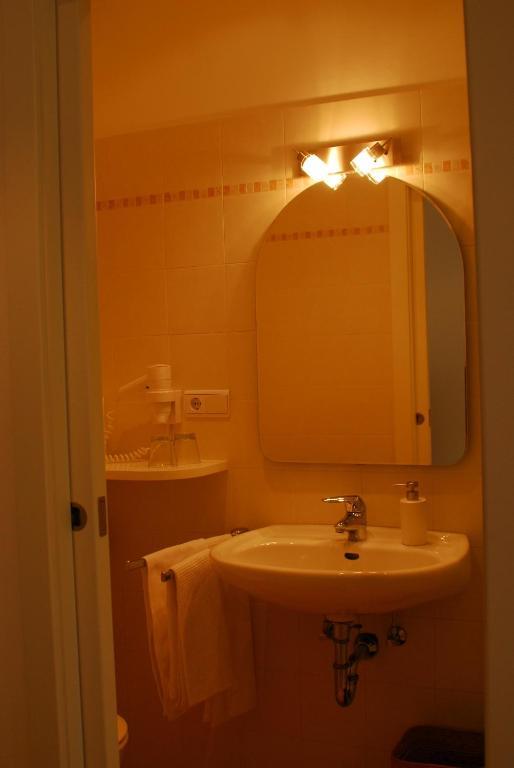 Hotel Dolomiten Collalbo Room photo
